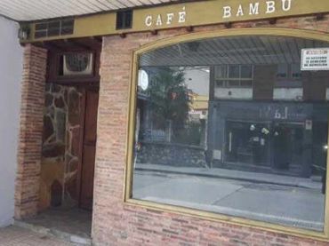Locale commerciale in vendita a Lena