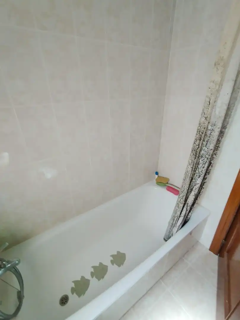 Bany de Casa o xalet en venda en Cáceres amb Aire condicionat, Calefacció i Jardí privat