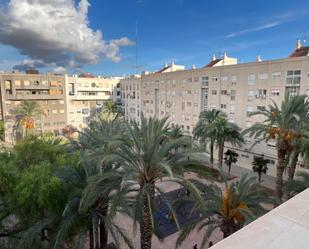 Vista exterior de Pis de lloguer en Elche / Elx amb Aire condicionat i Balcó