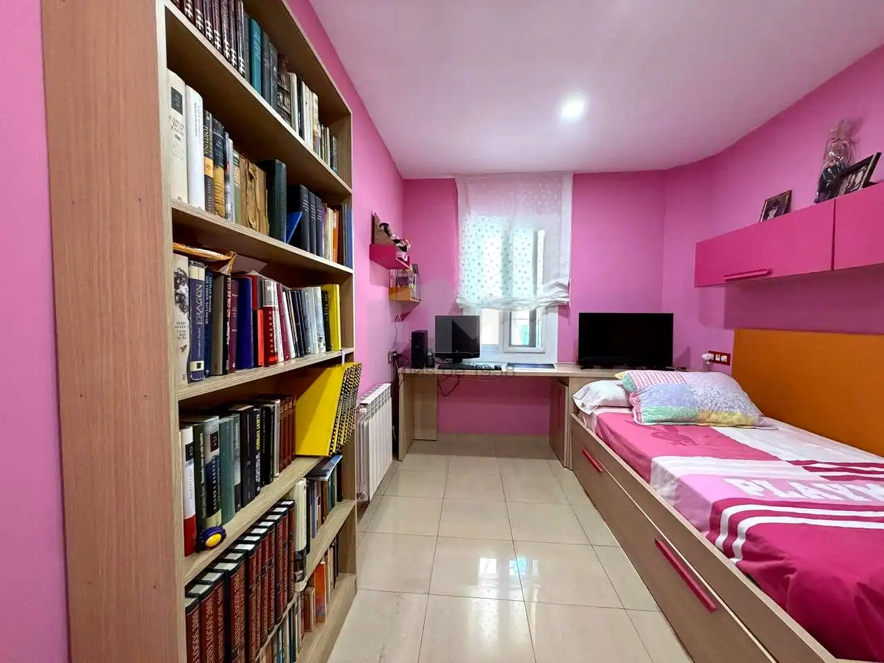 Bedroom of Flat for sale in Barcelona  with Air Conditioner and Balcony