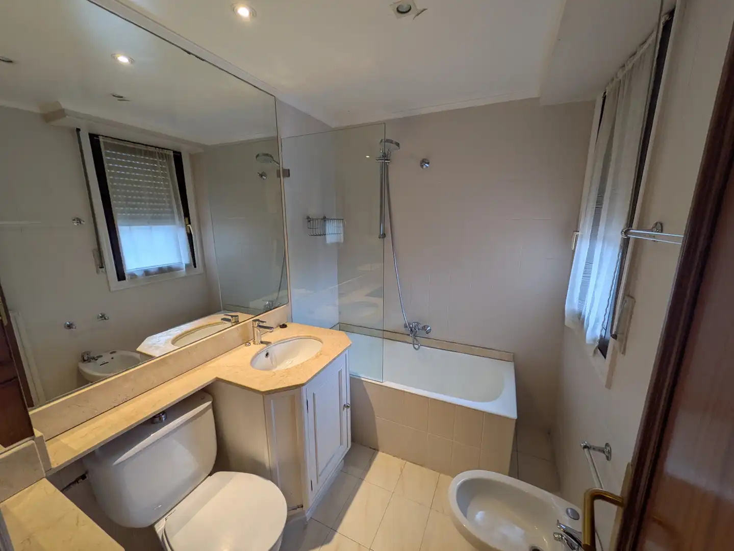 Baño de Piso en venta en Getxo  con Calefacción, Terraza y Trastero