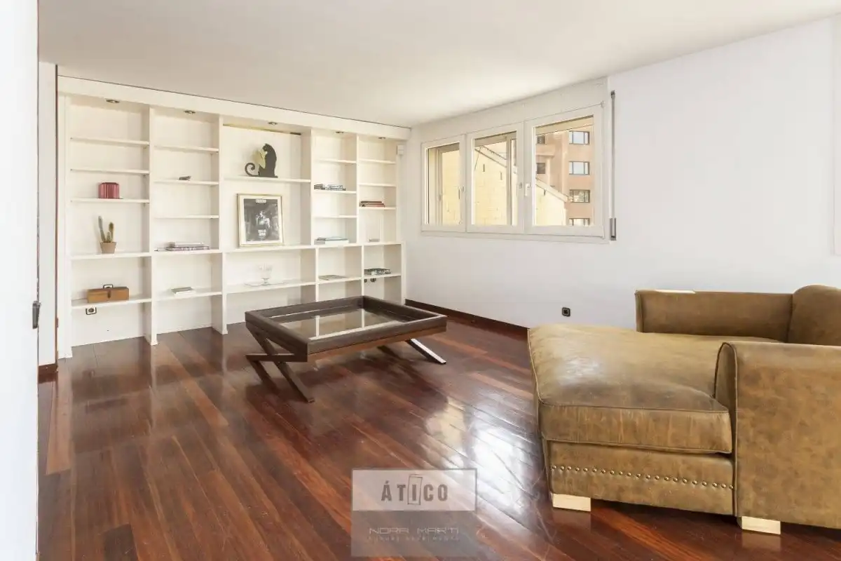 Dachboden zur Miete in Vila de Gràcia