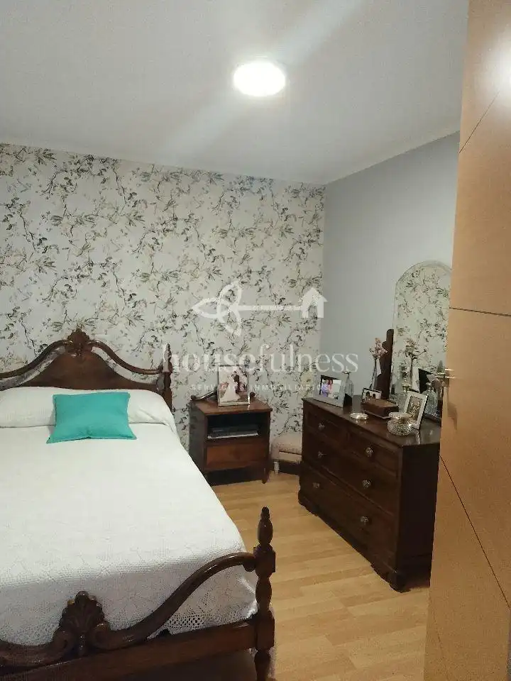 Dormitori de Casa o xalet en venda en Ferrol amb Calefacció, Jardí privat i Terrassa