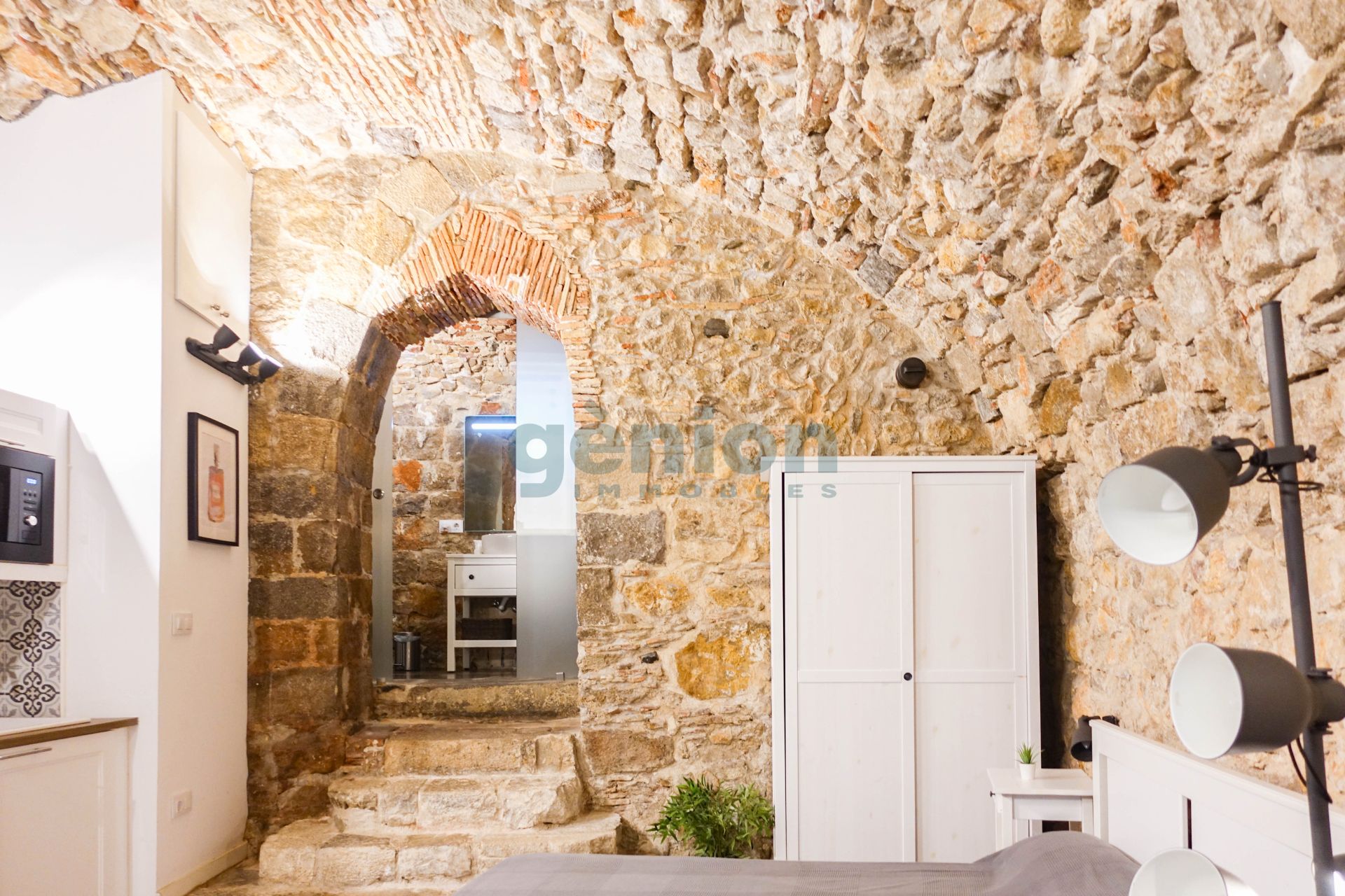 Flat for sale in Girona Capital  with Air Conditioner, Heating and Furnished