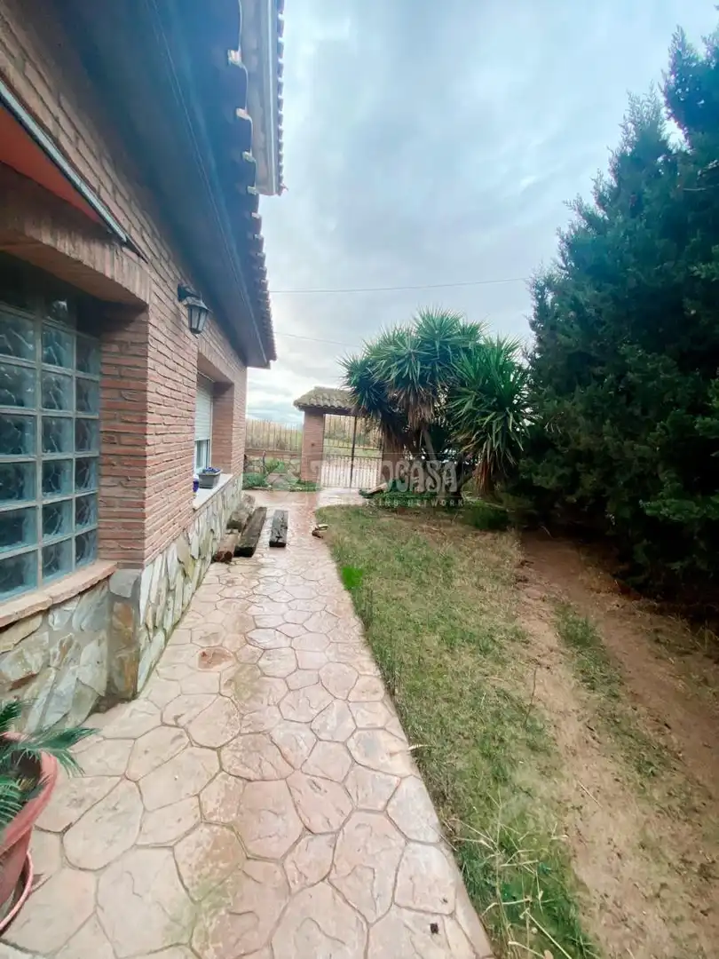 Jardín de Casa adosada en venta en Sobradiel con Calefacción y Jardín privado