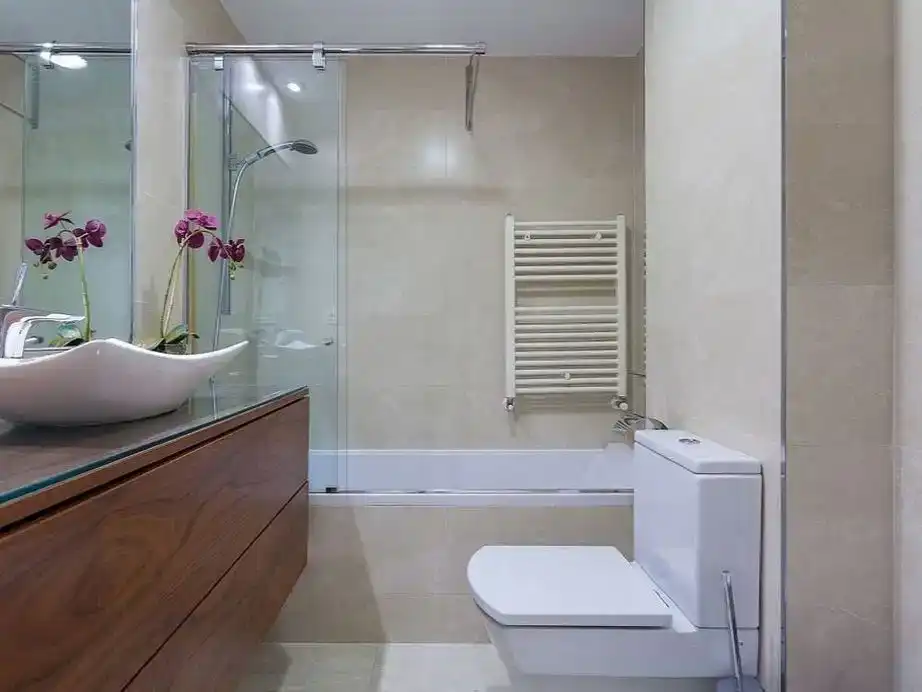 Bathroom of Flat for share in Arona