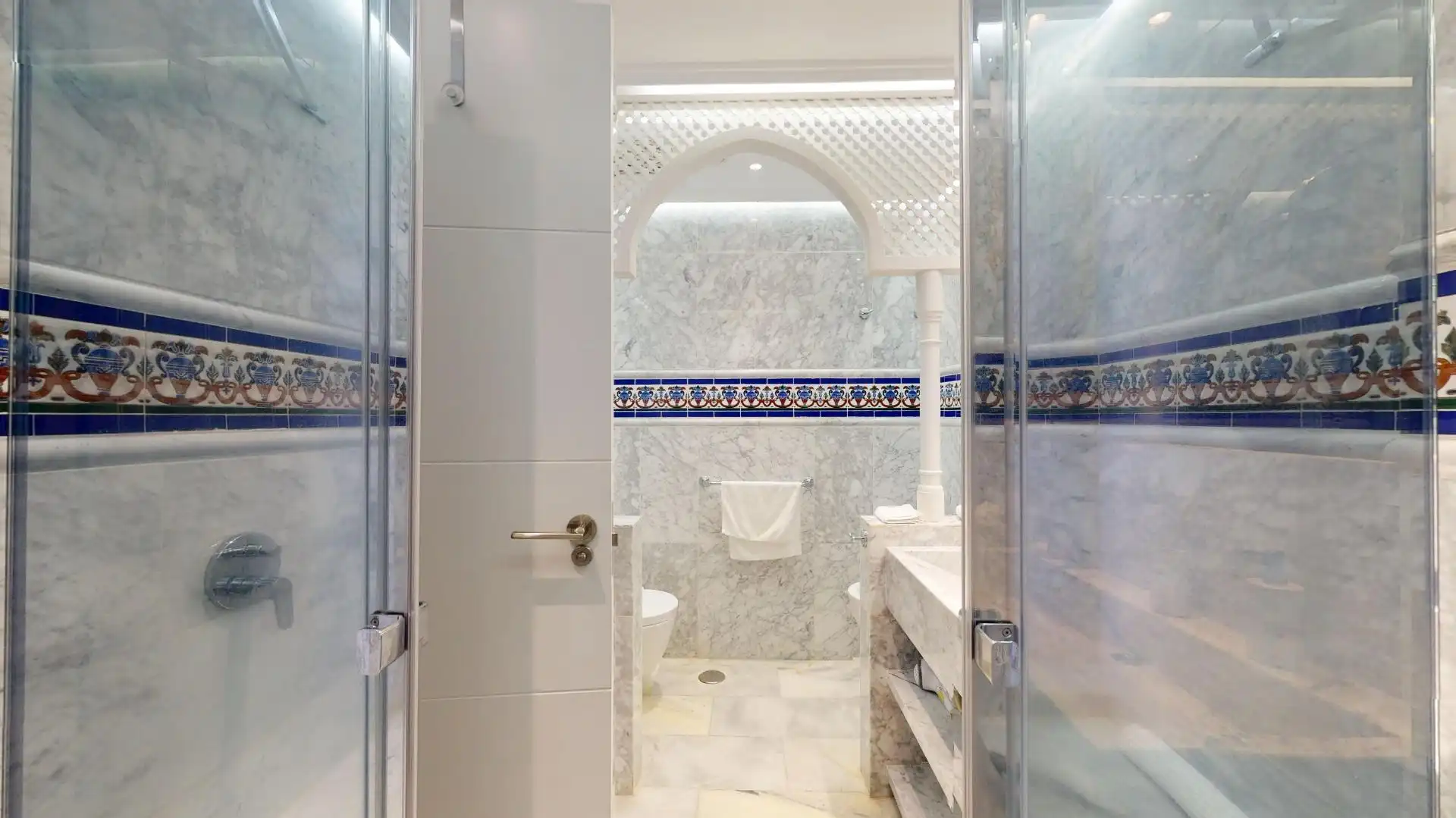Bathroom of Flat for sale in Puerto de la Cruz