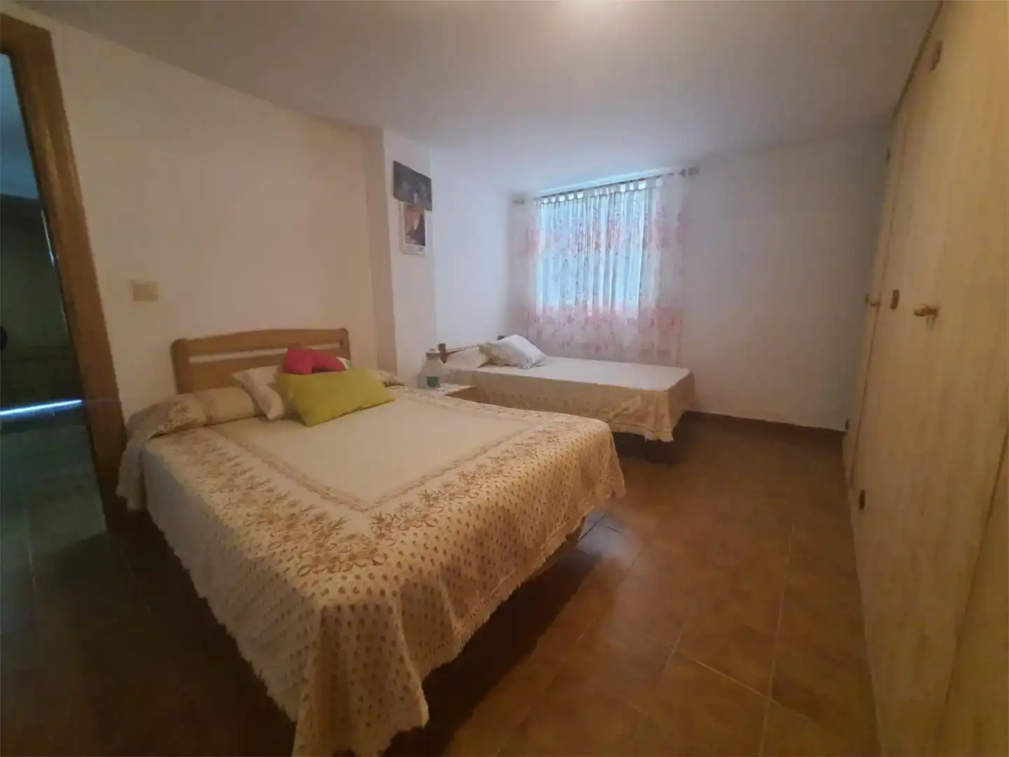 Dormitori de Casa adosada en venda en Cádiar amb Piscina, Moblat i Forn