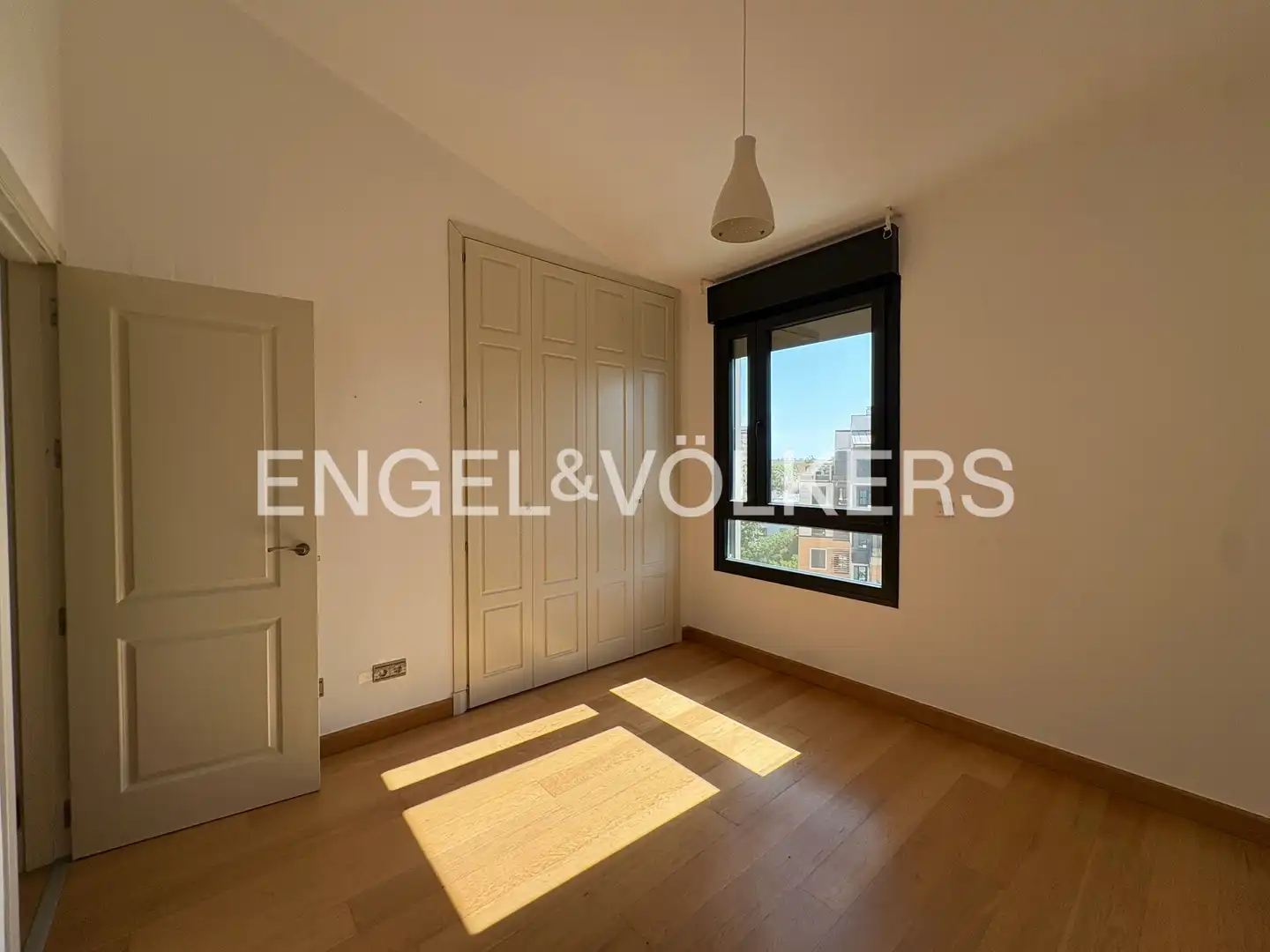 Bedroom of Attic for rent in Sevilla  with Air Conditioner, Heating and Private garden