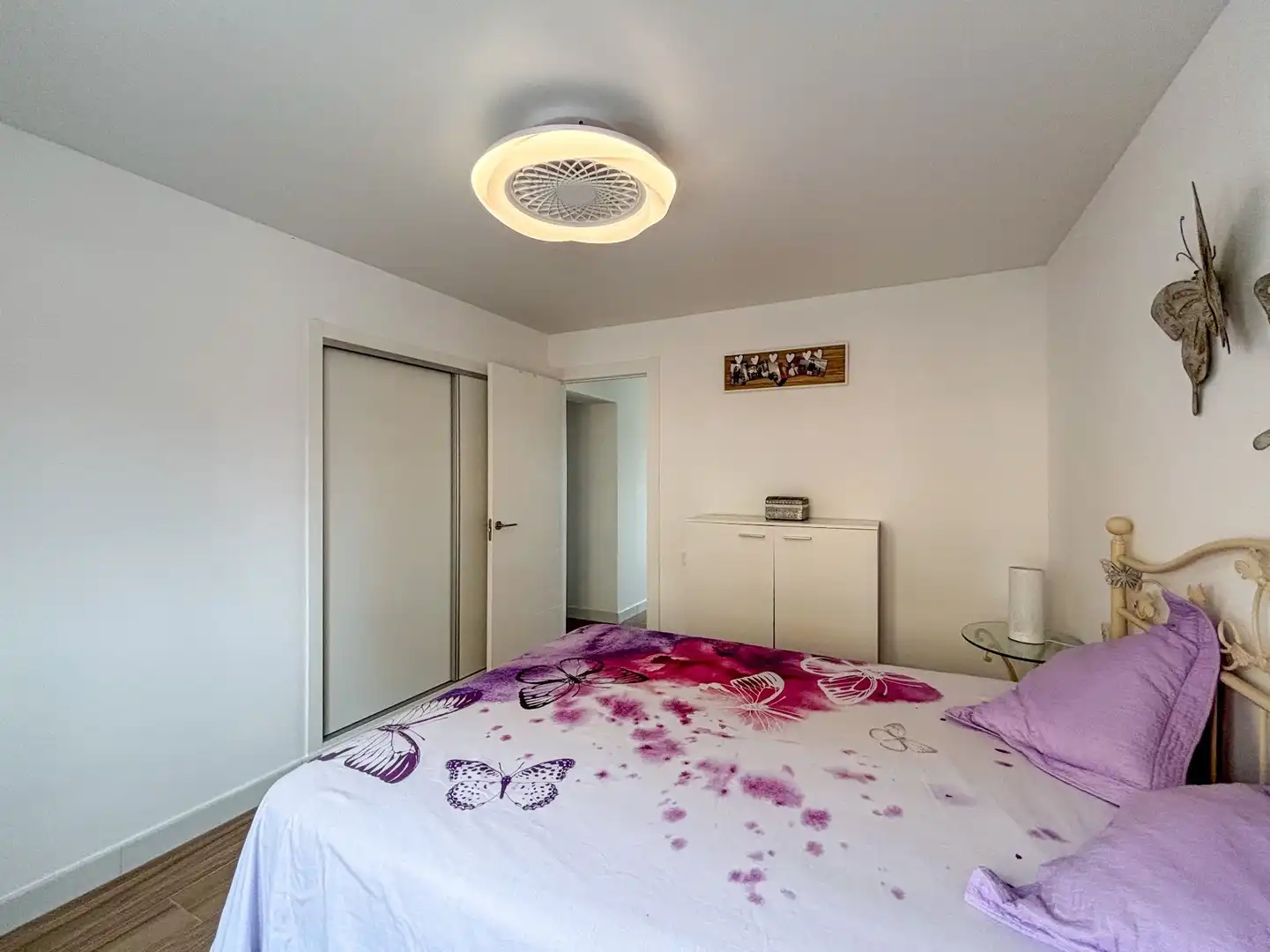 Dormitori de Apartament de lloguer en Torrevieja amb Piscina i Piscina comunitària