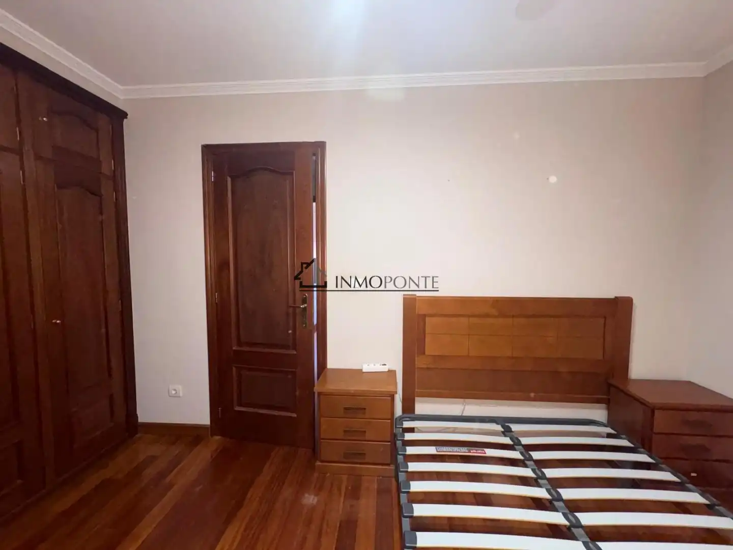 Dormitori de Apartament en venda en Pontevedra Capital  amb Calefacció i Traster