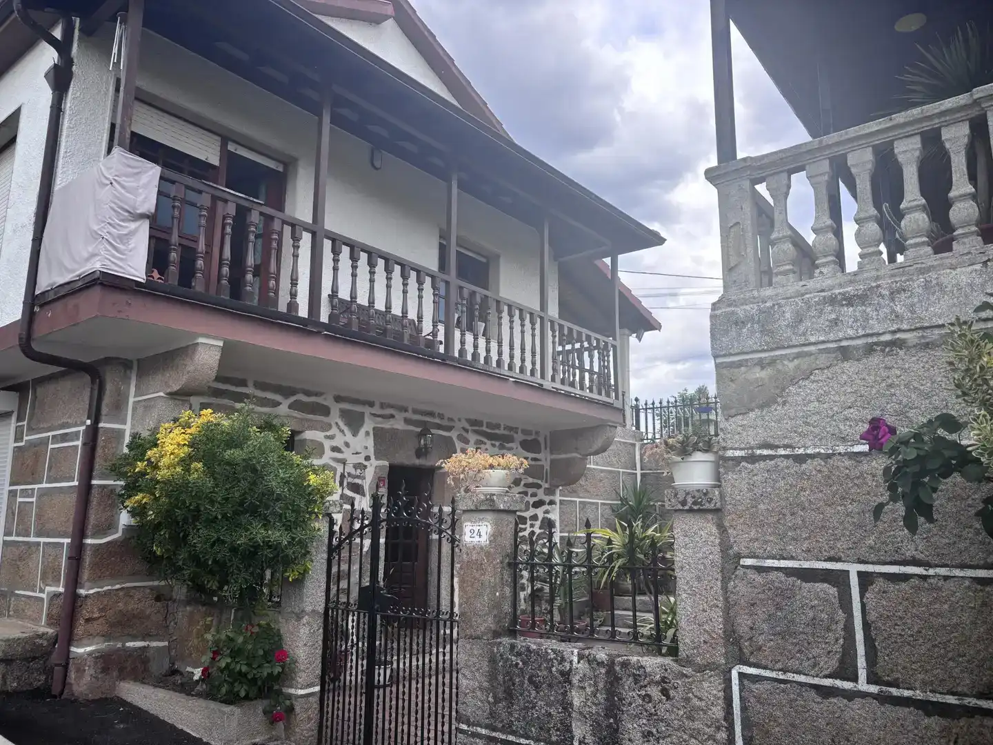 Vista exterior de Casa o chalet en venta en Barbadás con Balcón