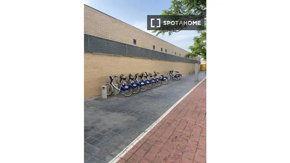 Exterior view of Flat for rent in Valencia  with Air Conditioner, Heating and Furnished