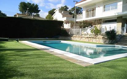 Piscina de Casa o xalet de lloguer en Castelldefels amb Calefacció, Jardí privat i Terrassa