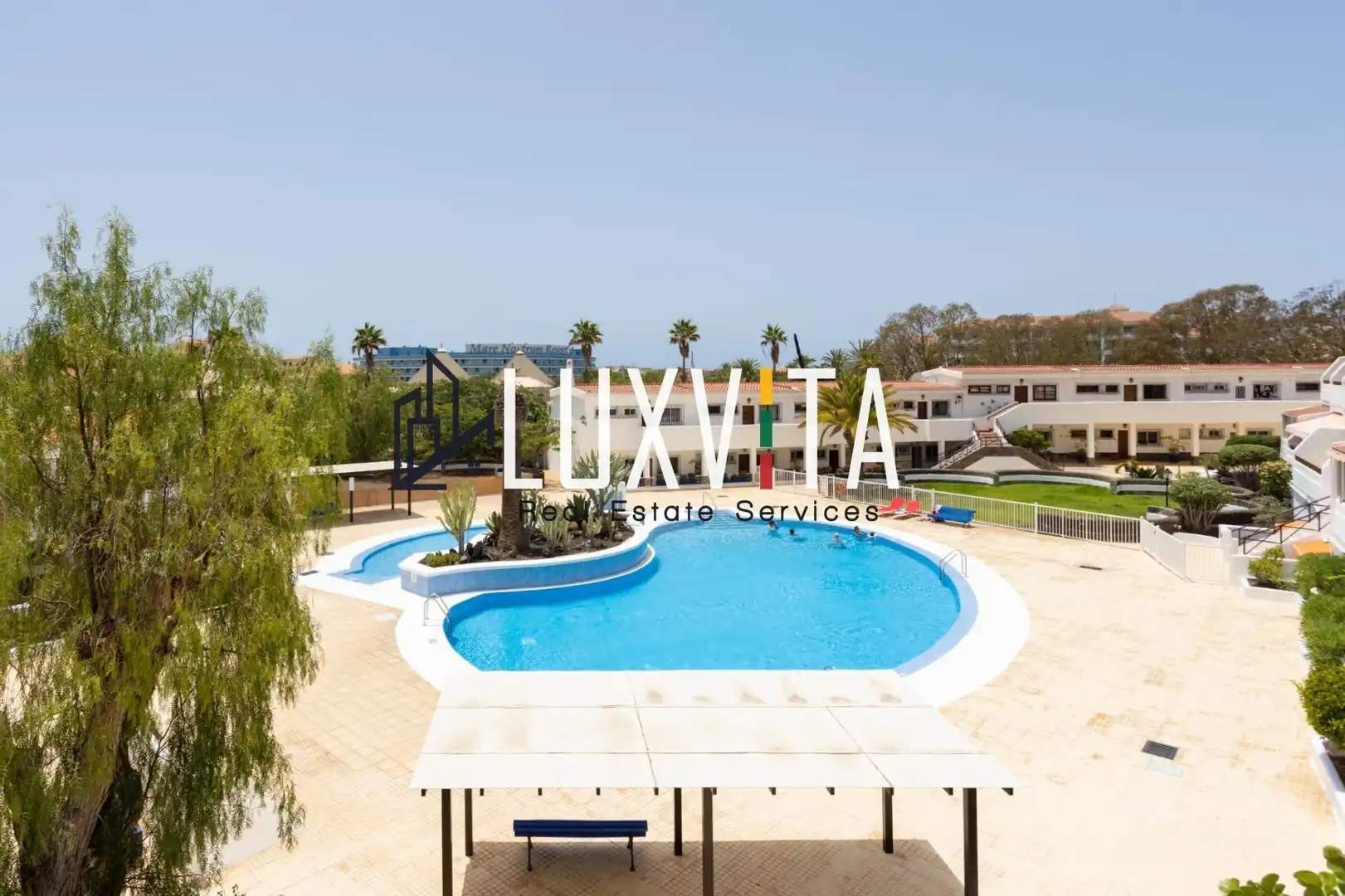 Piscina de Ático en venta en Arona con Aire acondicionado, Terraza y Amueblado