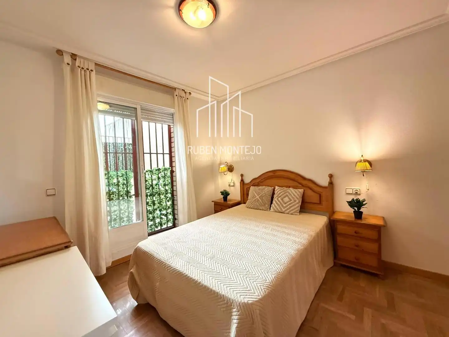 Vista exterior de Apartament de lloguer en Salamanca amb Calefacció, Terrassa i Moblat