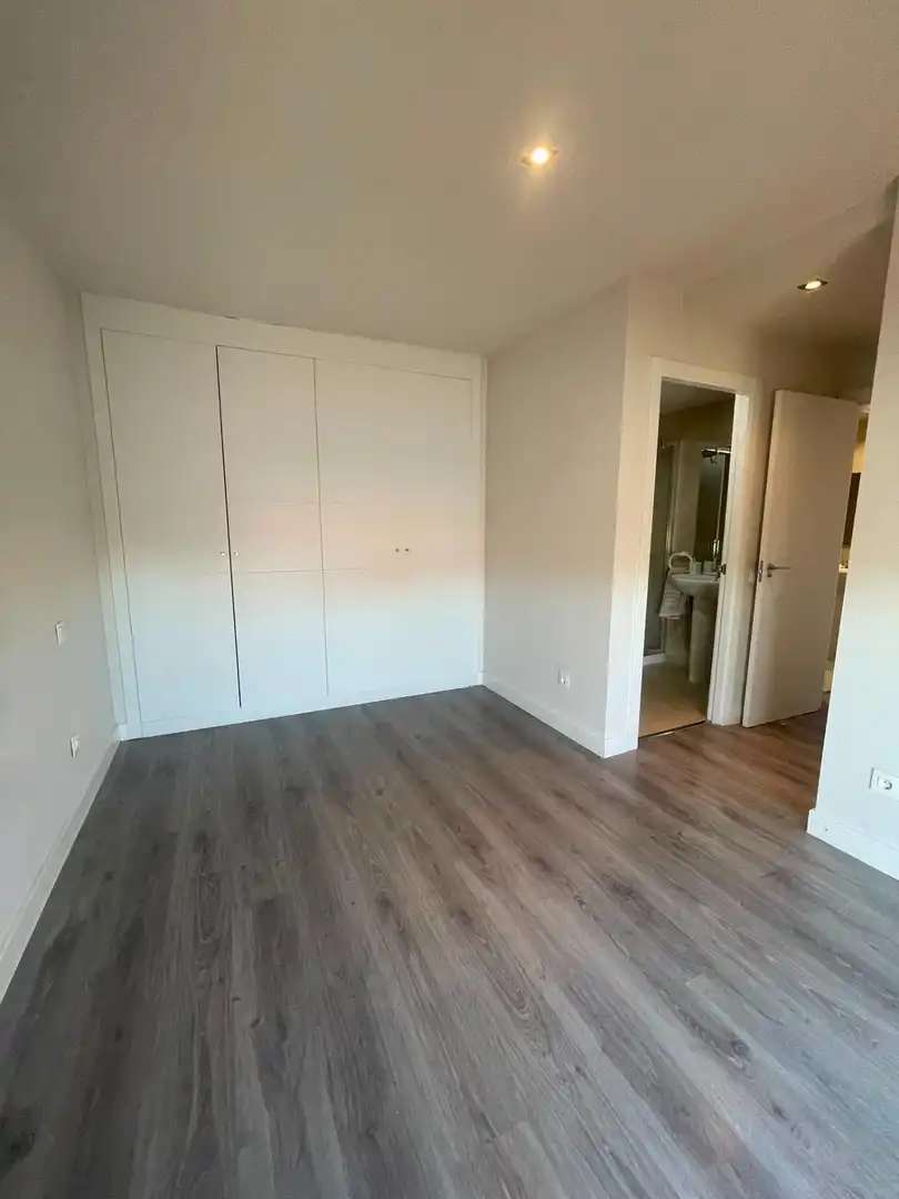 Habitación de Ático de alquiler en Alcalá de Henares con Aire acondicionado, Calefacción y Jardín privado