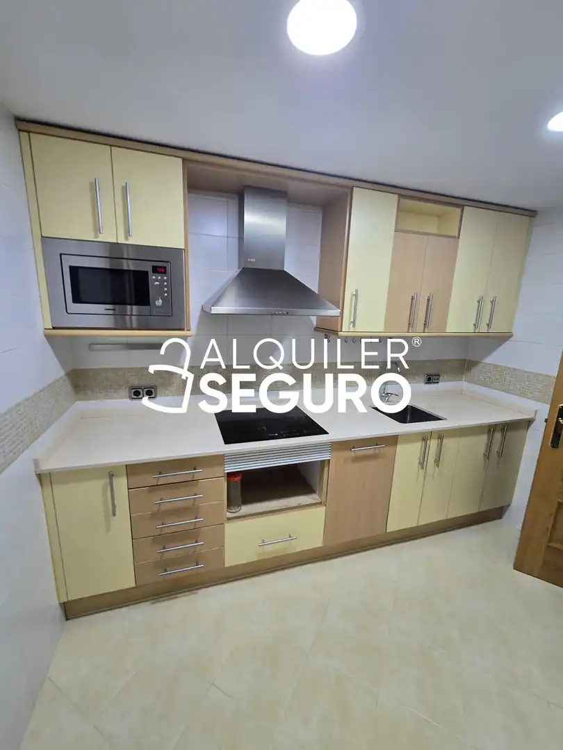 Kitchen of Flat for rent in Alcalá de Henares  with Air Conditioner, Heating and Terrace
