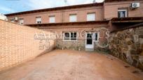 Jardí de Casa adosada en venda en Méntrida amb Aire condicionat, Terrassa i Balcó