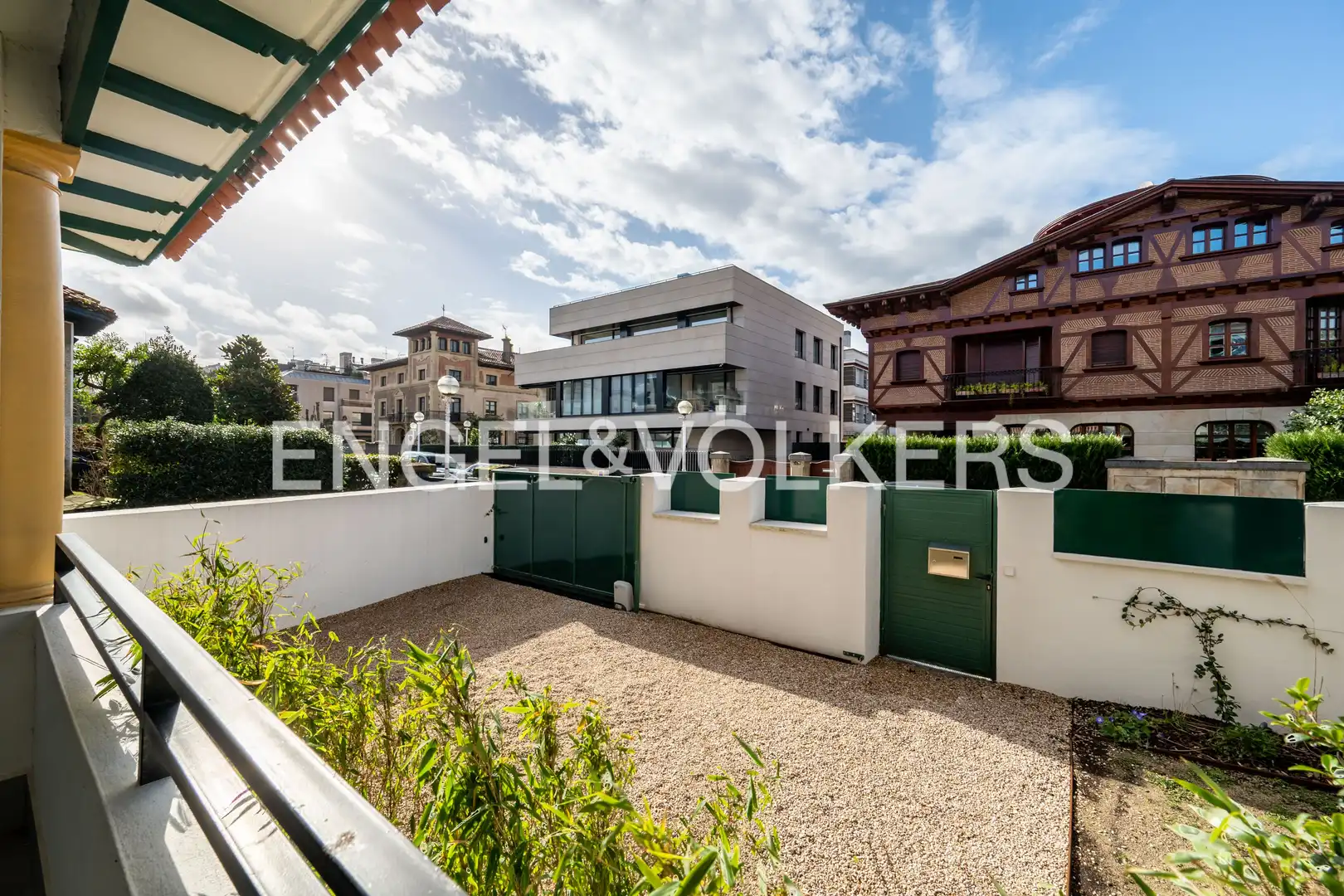 Außenansicht von Maisonette zum Verkauf in Donostia - San Sebastián  mit Klimaanlage, Heizung und Terrasse
