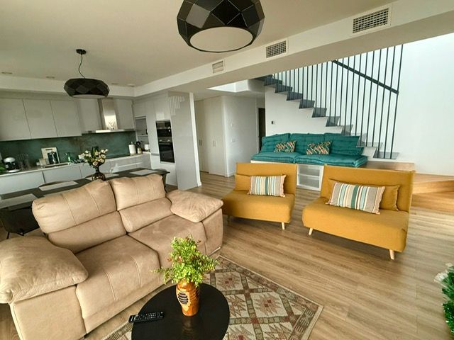 Sala d'estar de Àtic en venda en Villajoyosa / La Vila Joiosa amb Aire condicionat, Calefacció i Terrassa