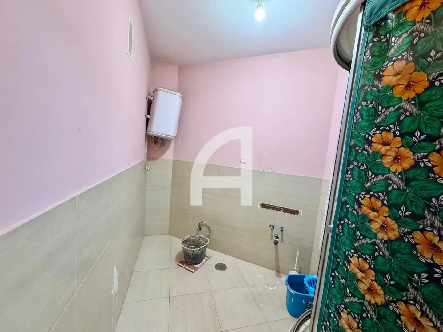 Bathroom of Industrial buildings for sale in Madrid