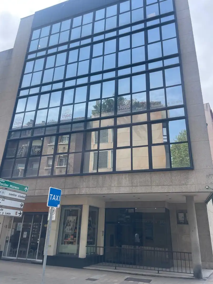 Exterior view of Office for sale in Valladolid  with Air Conditioner
