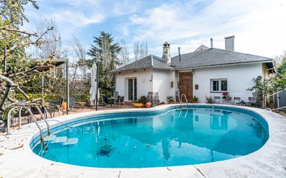 Swimming pool of House or chalet for sale in Las Rozas de Madrid  with Heating, Private garden and Swimming Pool