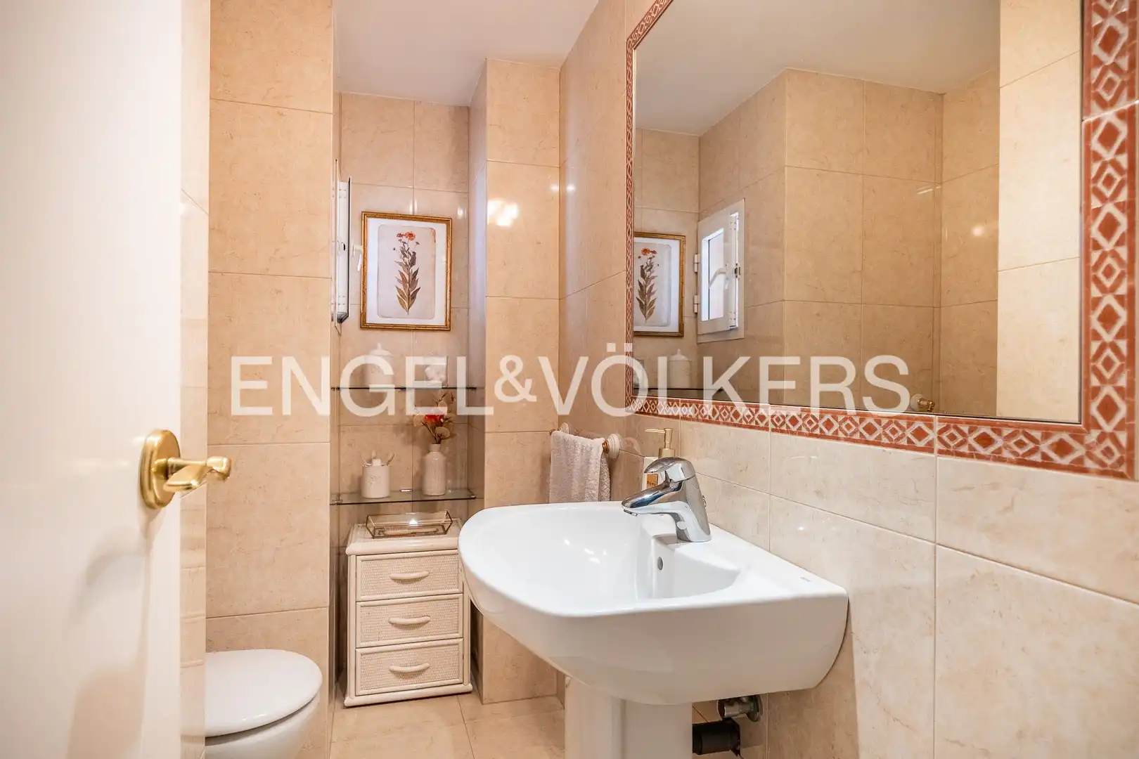 Bathroom of Houses for sale in Sevilla  with Air Conditioner, Heating and Private garden