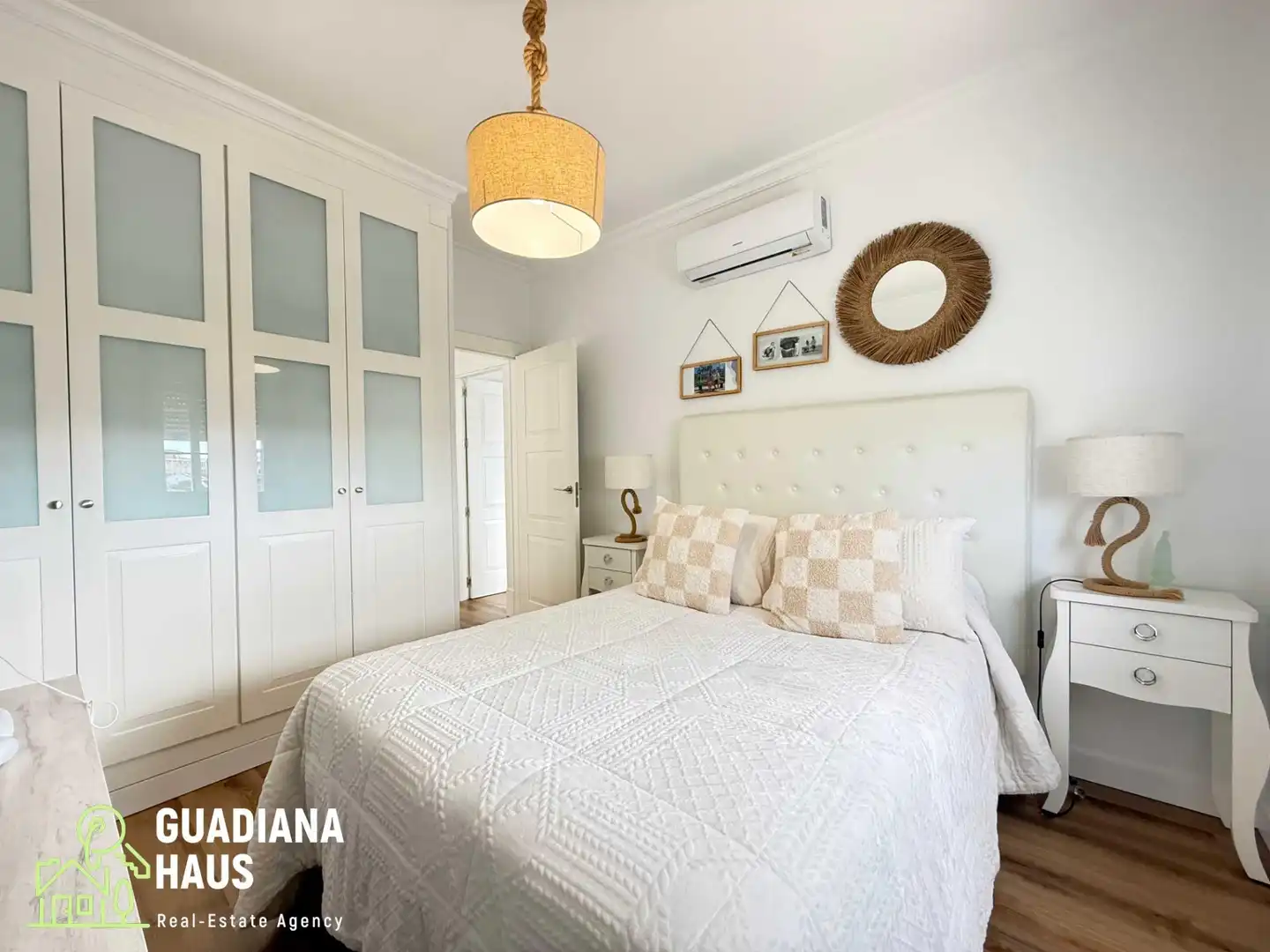 Dormitori de Apartament en venda en Ayamonte amb Aire condicionat, Jardí privat i Terrassa