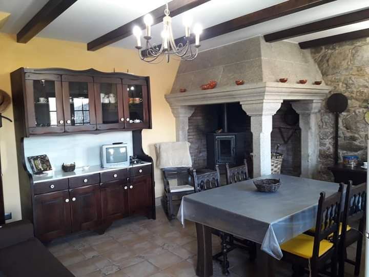 Cuina de Casa o xalet de lloguer en Vimianzo amb Calefacció, Jardí privat i Moblat