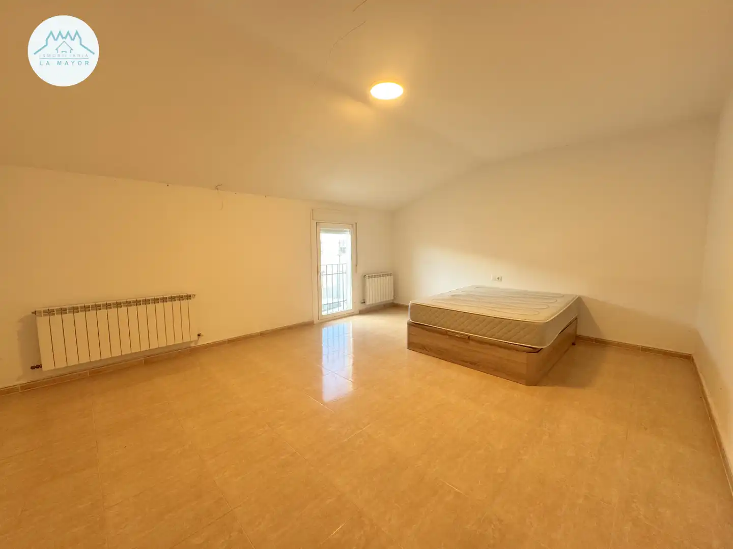 Habitación de Casa adosada en venta en Pozuelo de Calatrava con Calefacción, Terraza y Trastero
