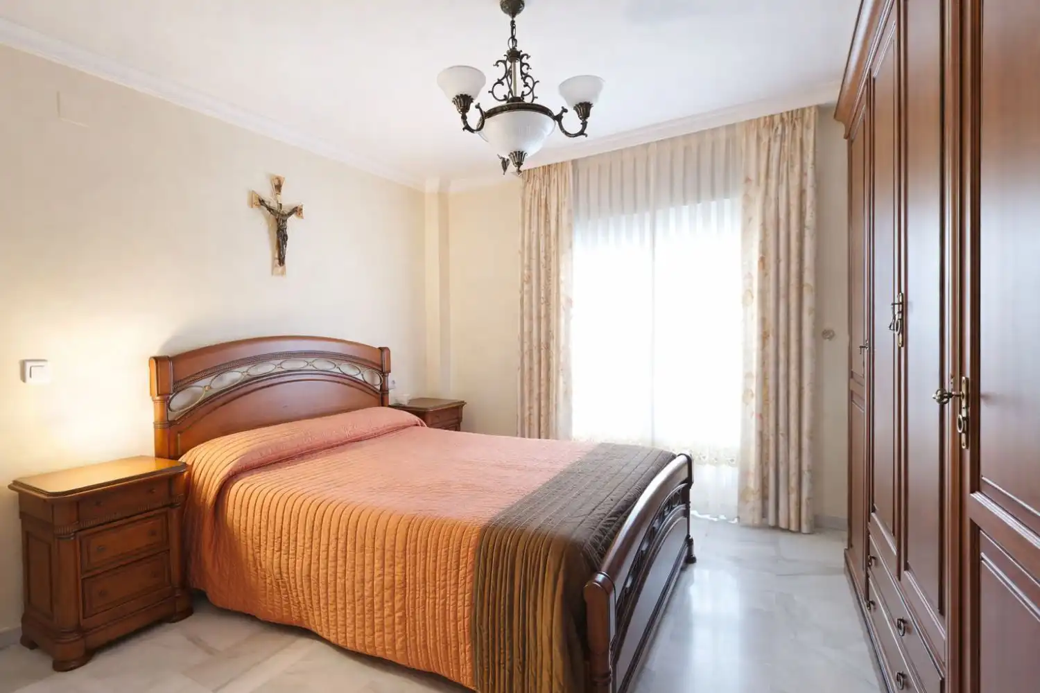 Habitación de Casa o chalet en venta en Cúllar Vega con Calefacción y Trastero