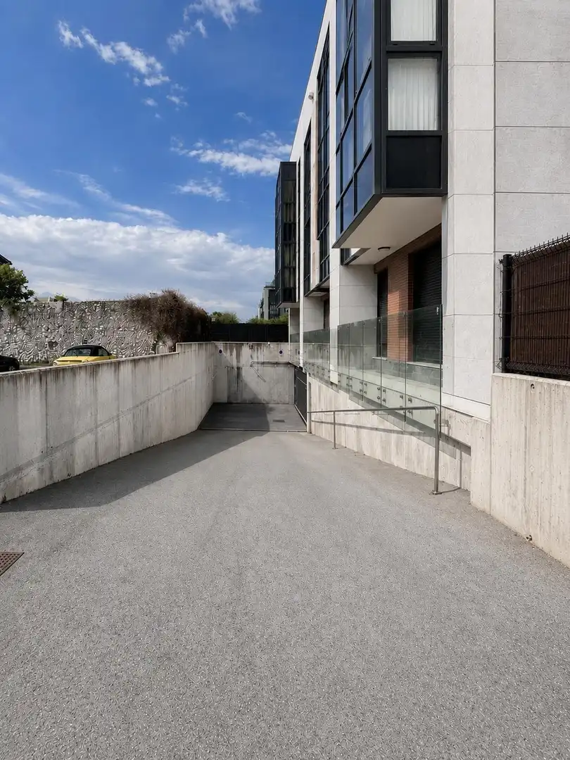 Außenansicht von Wohnung zum Verkauf in Santa Cruz de Bezana mit Heizung und Möbliert
