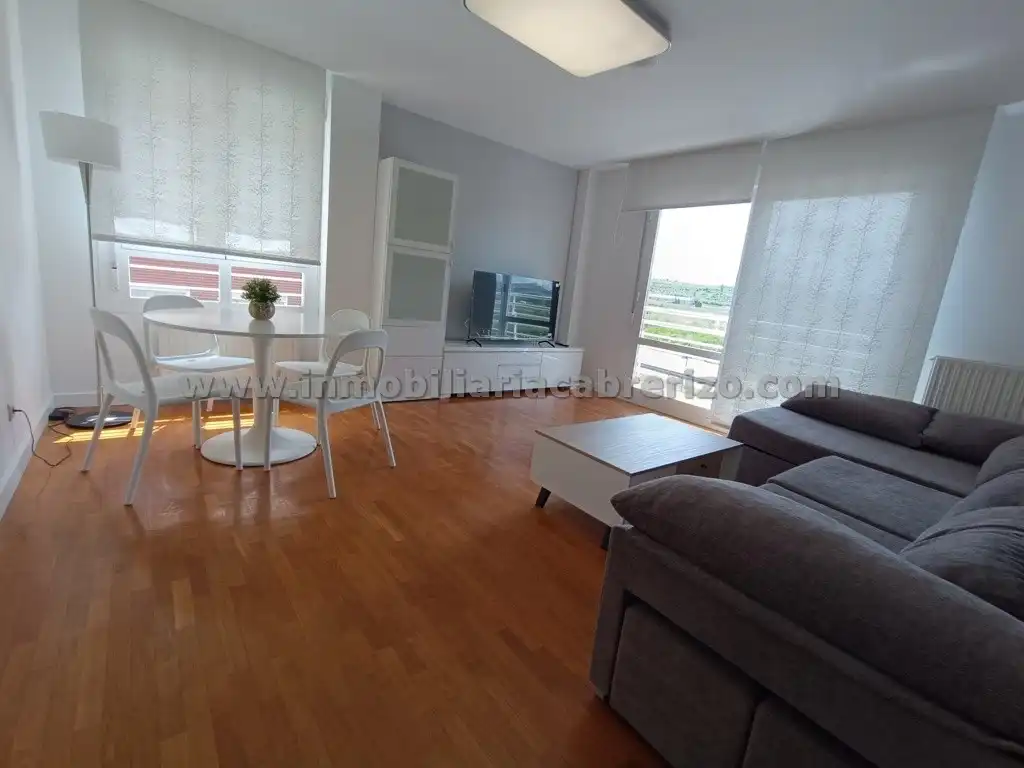 Sala d'estar de Apartament de lloguer en Villamediana de Iregua amb Calefacció, Parquet i Terrassa