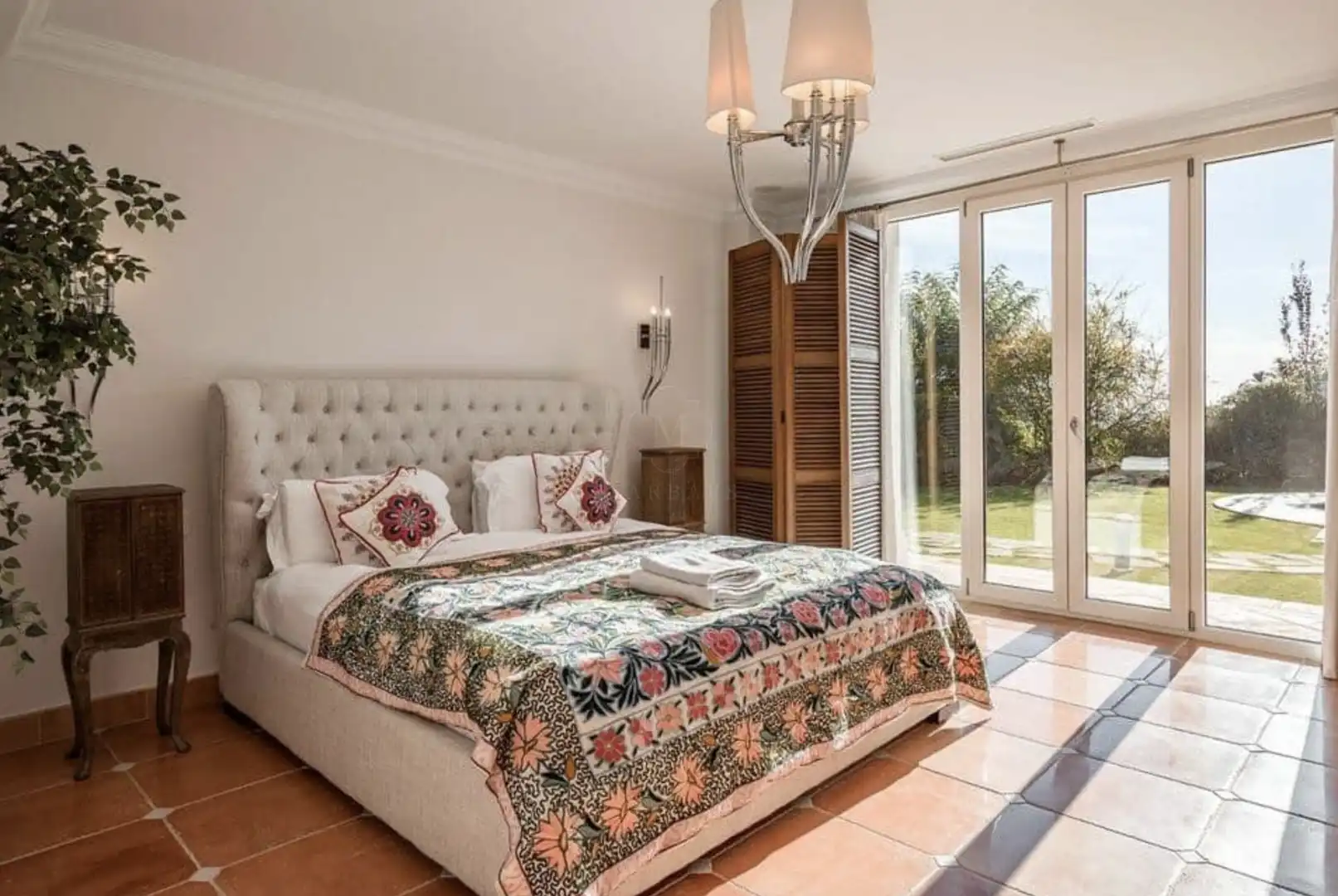 Habitación de Casa o chalet de alquiler en Marbella con Aire acondicionado, Jardín privado y Piscina