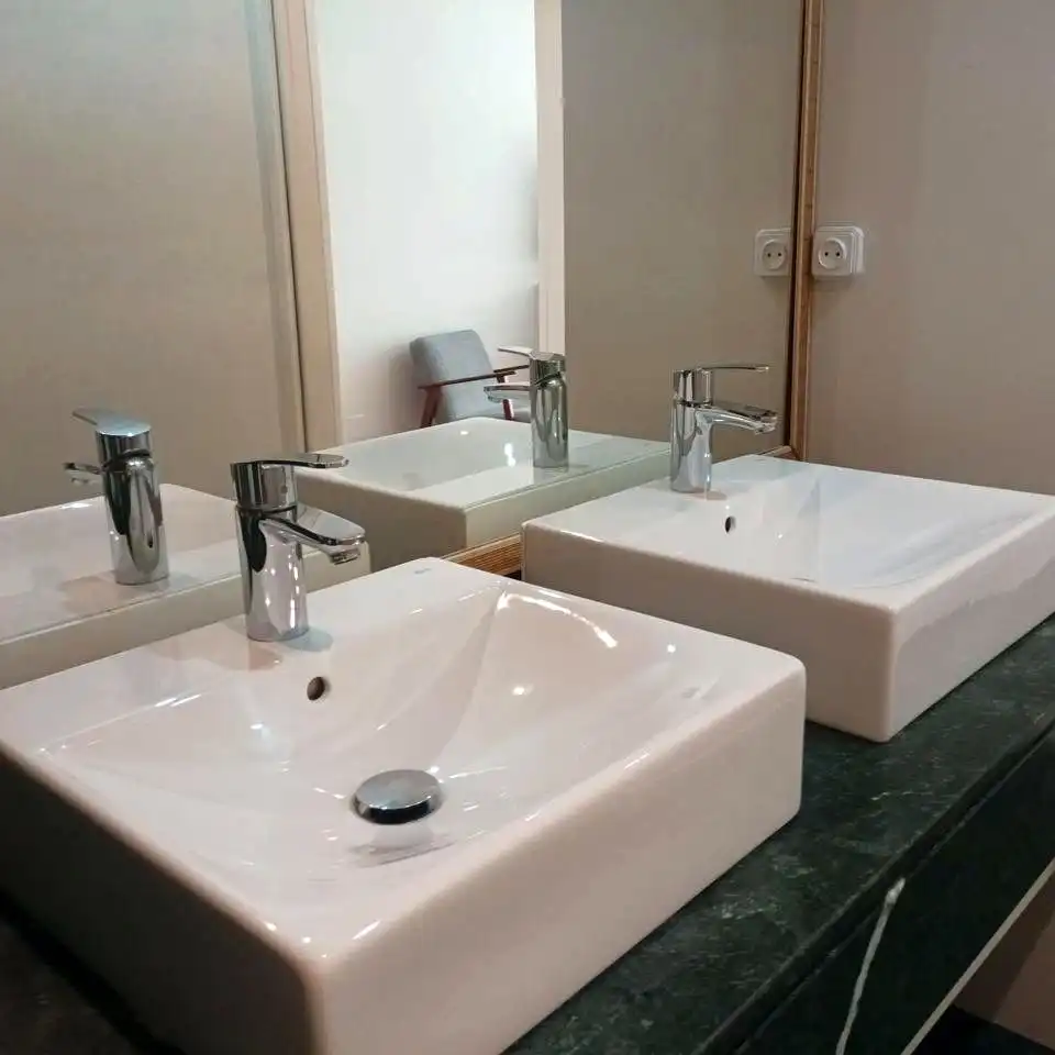 Badezimmer von Wohnungen zur Miete in Madrid mit Klimaanlage, Möbliert und Internet