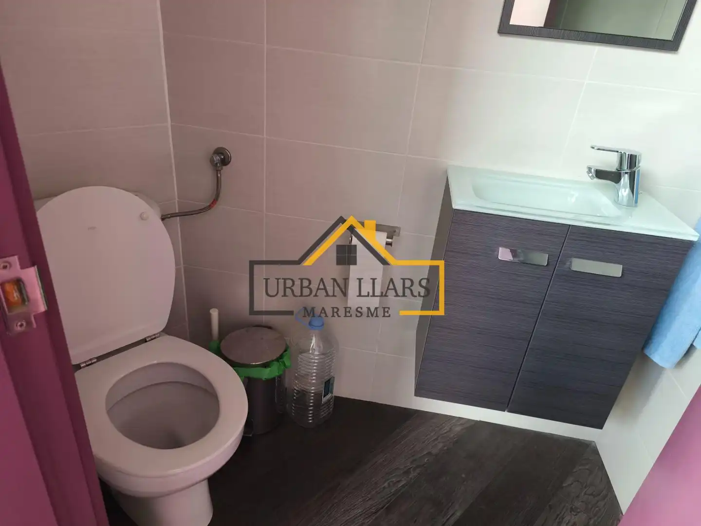 Bany de Local en venda en Terrassa amb Aire condicionat