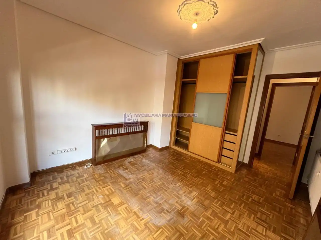 Bedroom of Flat for rent in Cáceres  with Air Conditioner, Heating and Parquet flooring