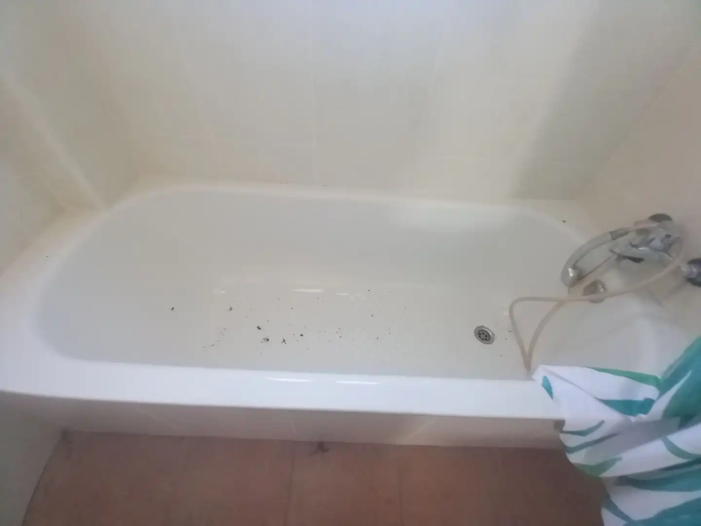 Badezimmer von Einfamilien-Reihenhaus zum Verkauf in Atajate mit Heizung und Abstellraum