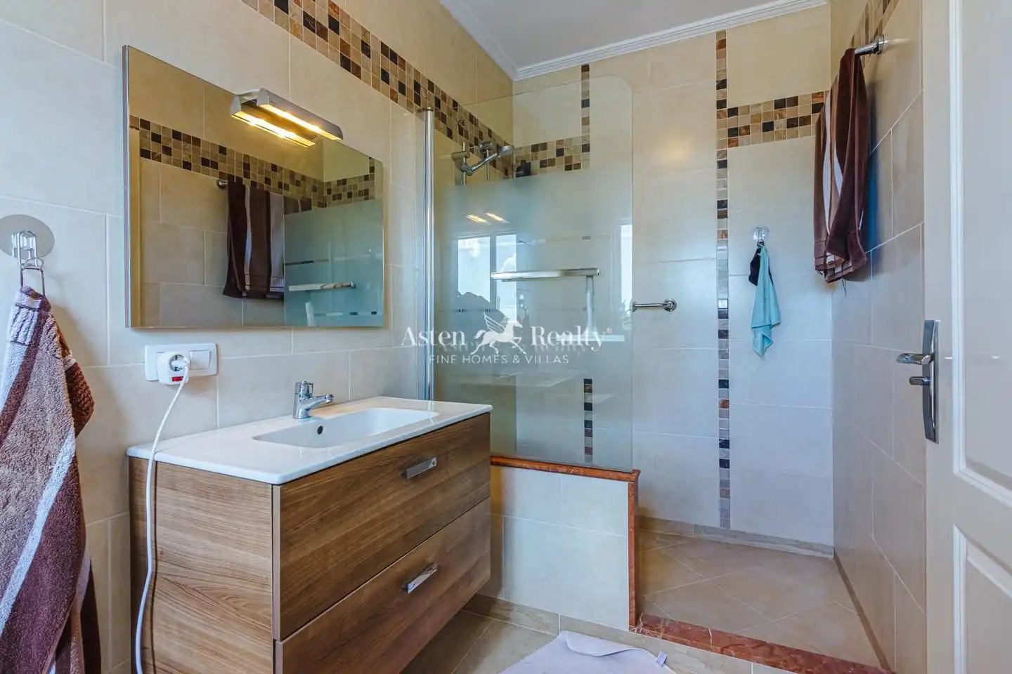 Bany de Casa o xalet en venda en Arona amb Aire condicionat, Terrassa i Piscina