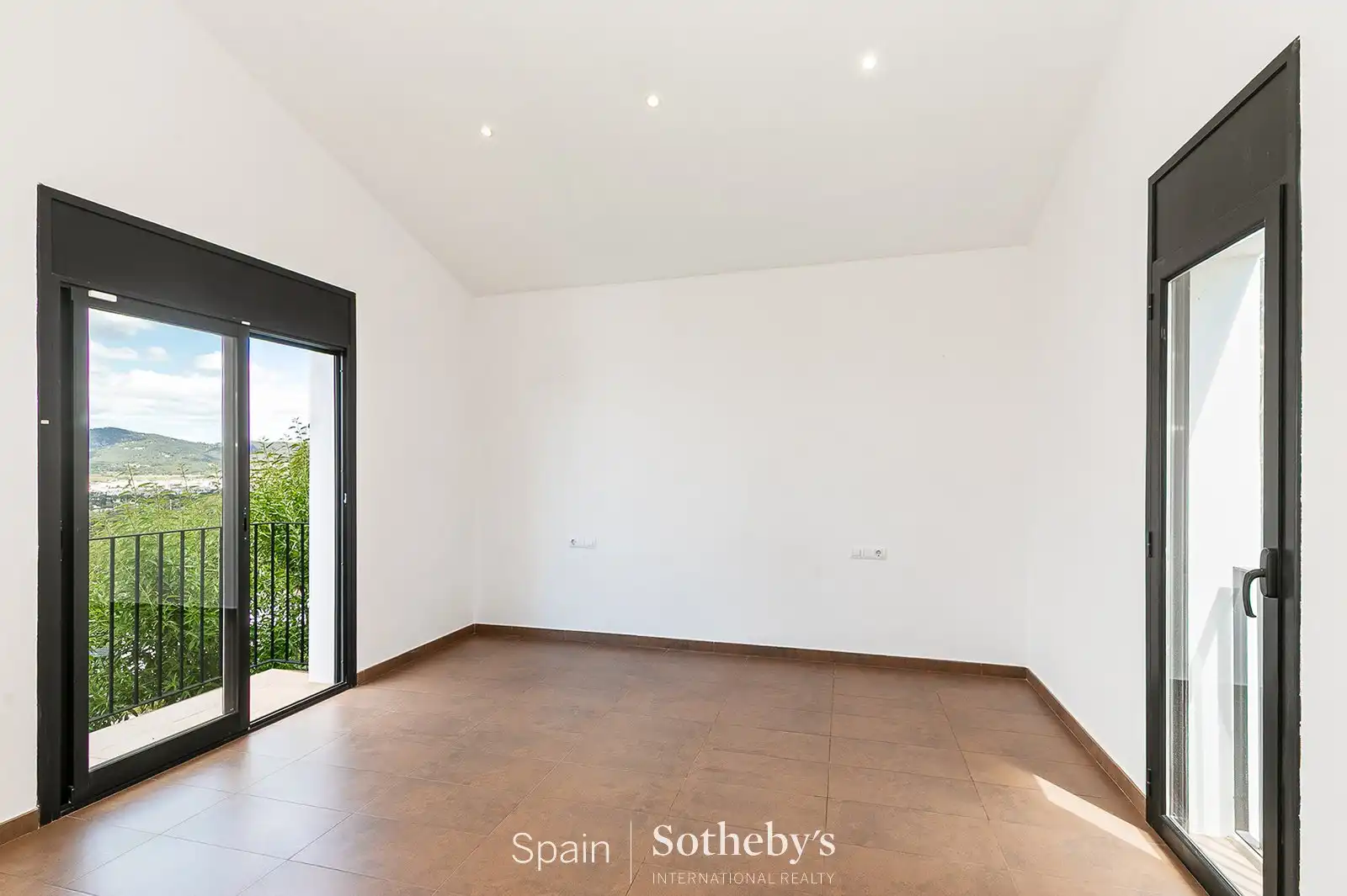 Houses for sale in Sant Pere de Ribes  with Air Conditioner, Heating and Private garden