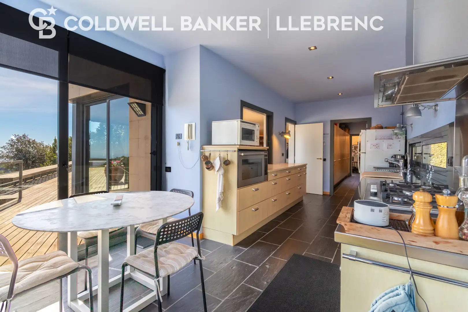 Cocina de Casa o chalet en venta en Barcelona con Aire acondicionado, Calefacción y Jardín privado