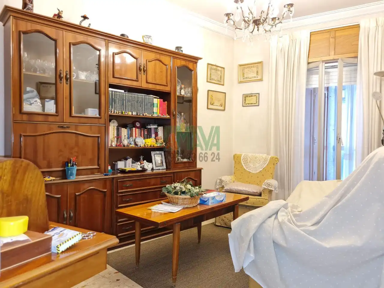 Sala d'estar de Pis en venda en Ourense Capital  amb Calefacció, Traster i Moblat