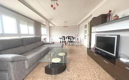 Living room of Flat for sale in Canals  with Air Conditioner and Balcony