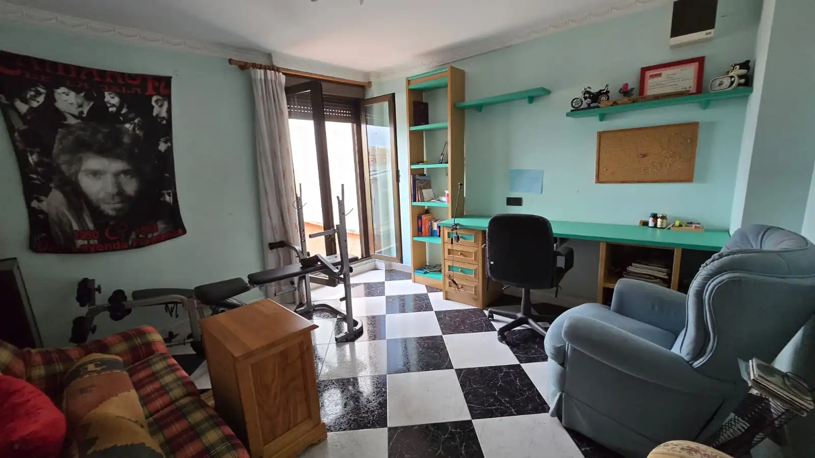 Sala d'estar de Casa adosada en venda en Oliva amb Terrassa i Moblat