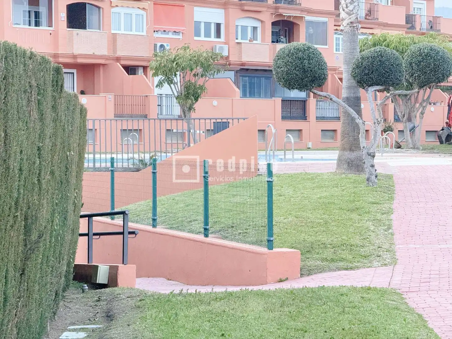 Außenansicht von Wohnung zum Verkauf in Rincón de la Victoria mit Klimaanlage, Privatgarten und Terrasse