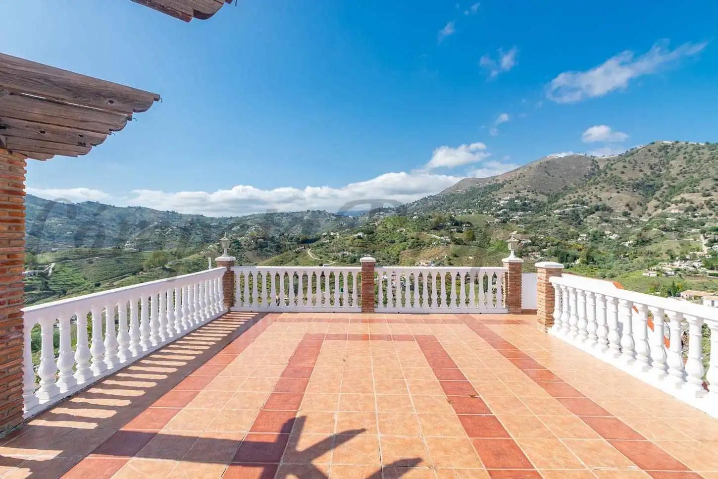 Casa con jardín en venta en Cómpeta, imagen 5
