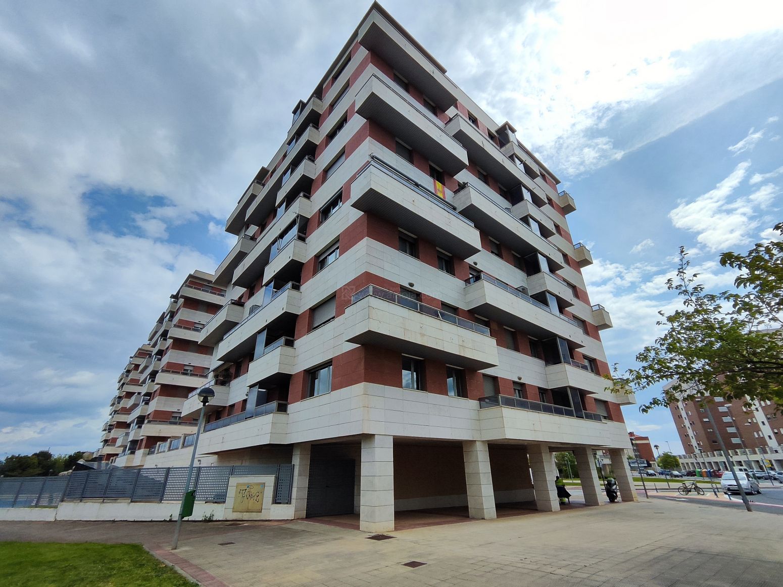 Exterior view of Office for sale in  Logroño  with Air Conditioner, Heating and Terrace