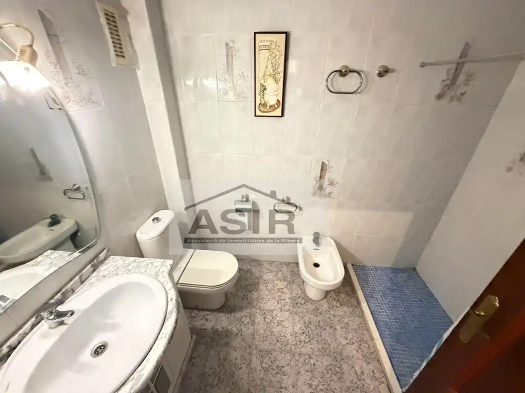 Baño de Piso en venta en Alzira con Terraza